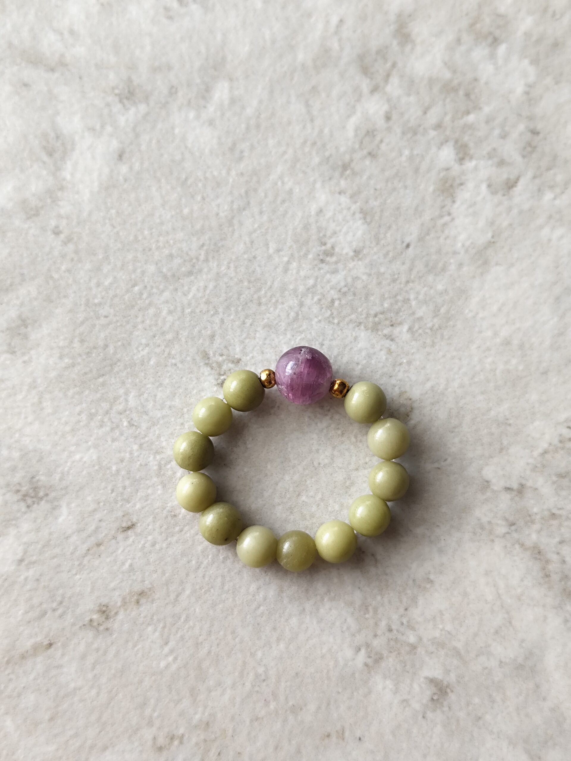 Pierścionek handmade z jaspisu matcha i lepidolitu
